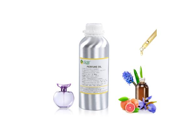 Daytime Perfume Fragrances with Floral Notes and Alcohol Ingredients
