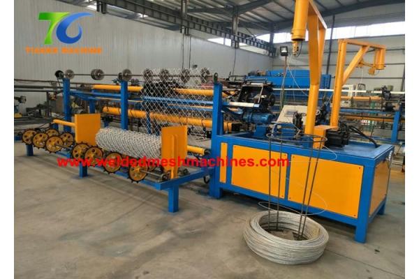 Plc Diamond Shape Cyclone 1.8mm Wire Mesh Making Machine