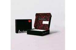 China Folding Clothes Packaging Box Varnishing Paperboard Packaging Paper Boxes supplier