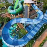 China Custom Manufacture Large Outdoor Commercial Water Play Equipment Kids Playground Park Boomerang Water Slide for sale