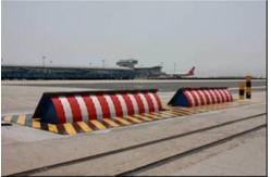 China Parking Stopper Hydraulic Road Blocker Anti Crash Automatic With Traffic Spike System supplier