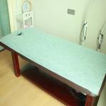 Light Weight PP Spunbond Non Woven Disposable Bed Sheet For Beauty Salon / Spa for sale