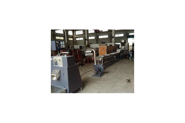 PET Waste Recycled Plastic Scraps Granules Machine , Pelletizer Flakes Extruder