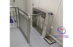 China Half High ESD Turnstile Gate System Semi Automatic SUS304 Waterproof supplier