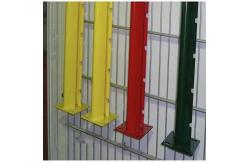 China Galvanized electrostatic spray or PVC dipped coating peach post welded mesh fence supplier