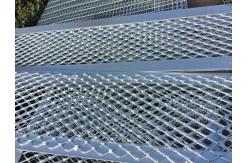 China Heavy-Duty Galvanized Expanded Metal Mesh Panel for Walkways and Fencing supplier