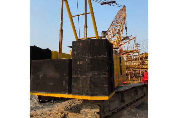650T Hydraulic Crawler Crane With Boom 24m~84m Length Oil And Gas Industry