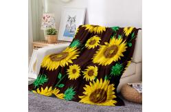 China Customized Polyester Fleece Blanket Extremely Soft And Fuzzy supplier