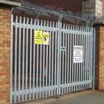 Customized heavy duty palisade fence panels curved top palisade fencing for sale