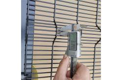 China High-Speed Galvanized Curvey Security 358 Fence Pvc Anti-Climb Fence With Spike supplier