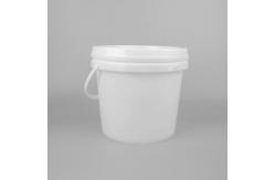 China UV Resistant Plastic Pail with Pouring Spout for Industrial  supplier
