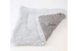 China Lovely Banana Shape Indestructible Pet Bed Mat Warm Soft Removable supplier