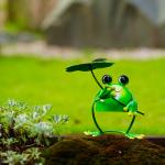 Artistic Animal Garden Ornament Multicolor Metal Frog Garden Figurines for sale