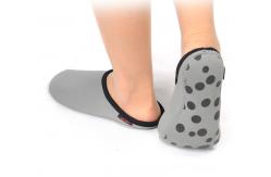 China Collapsible Foldable Flip Flops Indoor SBR Slides Shoes For Men Women supplier