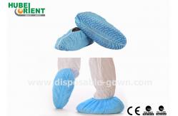 China Single Use Waterproof Nonwoven Shoe Covers With Non Slip Stripes supplier