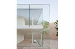 China Ultra Clear Float Tempered Glass with Smooth Surface supplier
