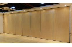 China Restaurant Folding Partition Walls , Soundproof Movable Room Dividers supplier