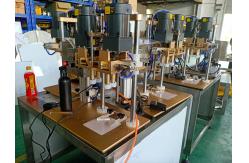 China Multifunction 4 Wheel Screw Capping Machine For Plastic Bottles supplier