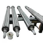 Customized Design Screw And Barrel For Injection Molding Machine With Bimetallic Layer 2-3mm for sale