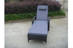 China Comfortable All Weather Mobile Rattan Sun Lounger With Wheel supplier