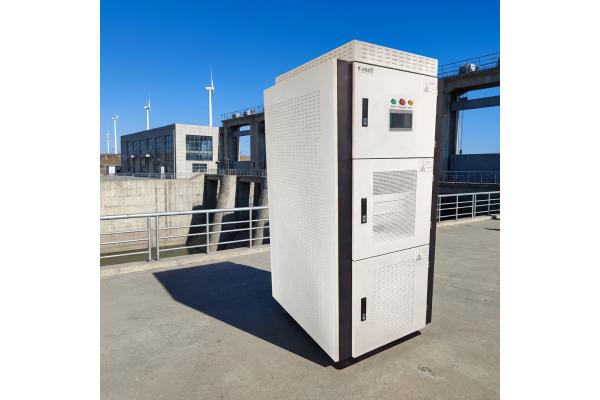 LCD Screen Hybrid Convertor Featuring Ground Fault Monitoring and Maximum Efficiency 95 Percent Designed for Grid Integration