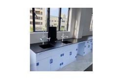 China Reagent Shelve Polypropylene Lab Bench Ultimate Workstation  Corrosion Resistant supplier