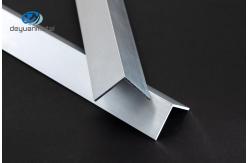 China 6063 Aluminum Angle Profiles 2.5m Length Matt Silver Mill Finish supplier