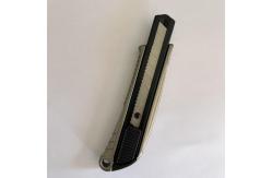 China Locking Mechanism 18mm Utility Knives L704 Tool For Smooth And Safe Slicing supplier