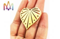 China 7.7g Fadeless Engravable Blank Heart Shape Pendant supplier