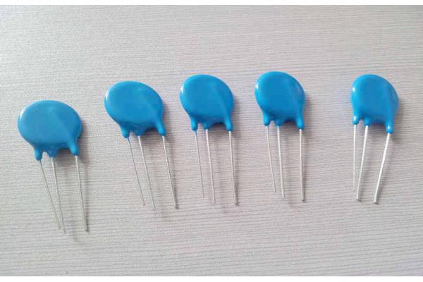 25D Electronic MOV Thermally Protected Varistor , Littelfuse MOV Analogue