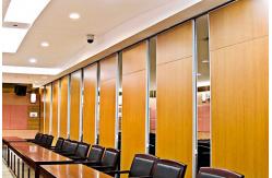China Heat Insulation Folding Movable Office Partition Walls With Multi Direction Wheels supplier