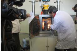 China Spark Plasma Metal Sintering Furnace High Efficiency For Nanometer Materials supplier