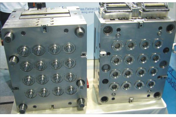 LKM Base Injection Mold Maker For Water Bottle Lid , NAK80 Steel