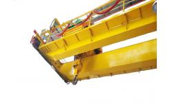 China 20 / 5T A6 QY Double Girder Overhead Crane Travelling Insulation Bridge supplier