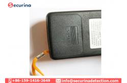 China 9V Power Supply Handheld Needle Detector Knitting Textile And Apparel Detect Iron supplier