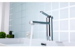 China Polish Chrome Single Hole Bathroom Faucet With Pop Up Drain supplier