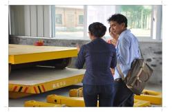 China Steerable Trackless Transfer Cart manufacturer