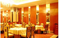 China Movable Sound Insulation Vertical Operable Partition Wall For Restaurant supplier