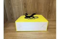 China CMYK 4C Offset Printing 250gsm Coated Paper Shopping Bags FSC Certificated supplier