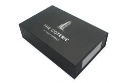 China Paperboard Foldable Cardboard Gift Boxes Matt Lamination Black Magnetic Pantone supplier