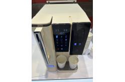China Compact Countertop Water Dispenser with Ice Maker | Instant Hot & Cold Drinks supplier