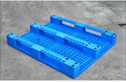 China Virgin HDPE Industrial Heavy Duty Reusable Plastic Pallets For Warehouse Package supplier