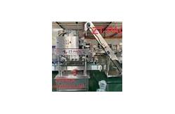 China Handheld Screw Bottle Plastic Twist Off Capping Machine For Liquid Packing Line supplier