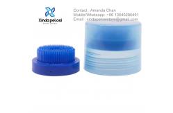 China Custom Plastic Round Sponge Bottle Cap Hand Brush Head For Cosmetic Packing supplier
