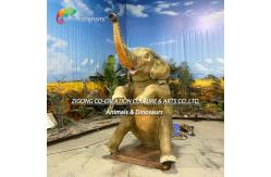 China Realistic Animatronic African Elephant Statue Spraying Water In Safari Setting supplier