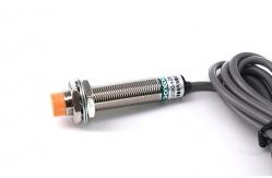 China Cylinder Normally Closed Proximity Switch High Reliability With Multiple Protection supplier