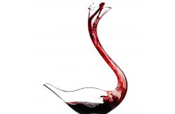 China 1800ml Glass Wine Decanter Handmade Lead Free Crystal Material Swan Shaped supplier
