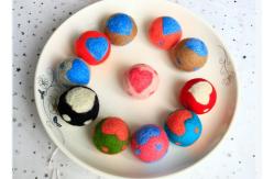 China Customized Mini Felt Balls , Circle Heart Pattern Coloured Felt Balls supplier