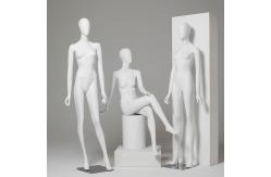 China Fiberglass Full Body Women Mannequin Matte White Displaying Clothes supplier