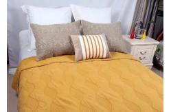 China Cotton Plain Dyed Yellow Quilted Bedspread , Embroidered Hotel Collection Coverlet supplier